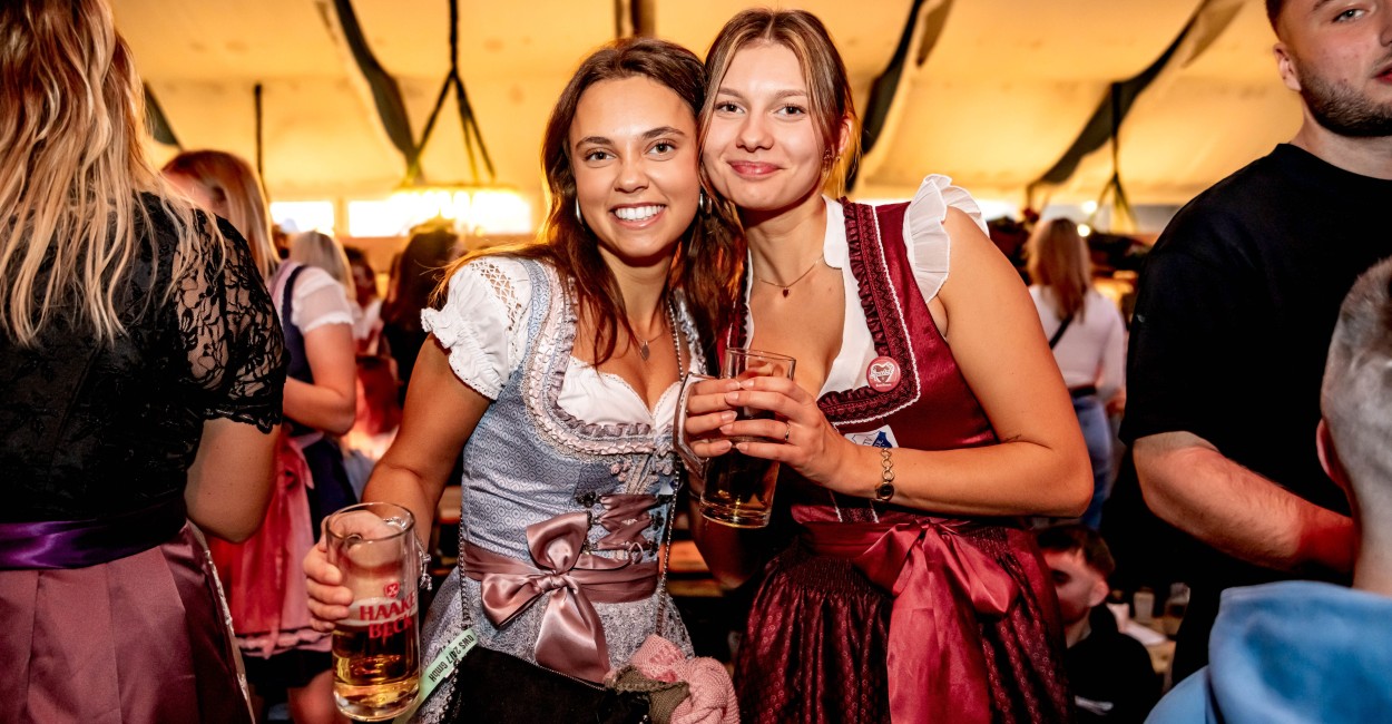 01.11.2025 Bayernfesthalle