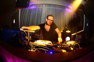 0048