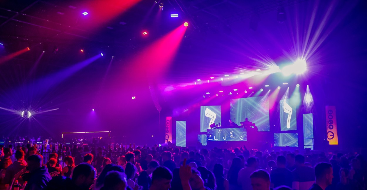 17.10.2025 Halle 7 Eröffnung mit Rumbombe