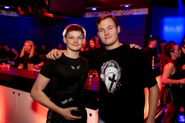 ta toeff krachnachten