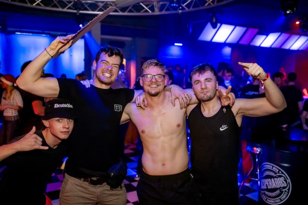 ta toeff krachnachten