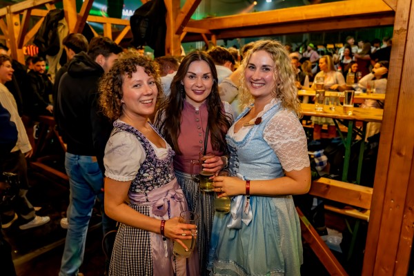 bayernzelt freitag