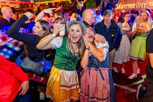 bayernzelt freitag