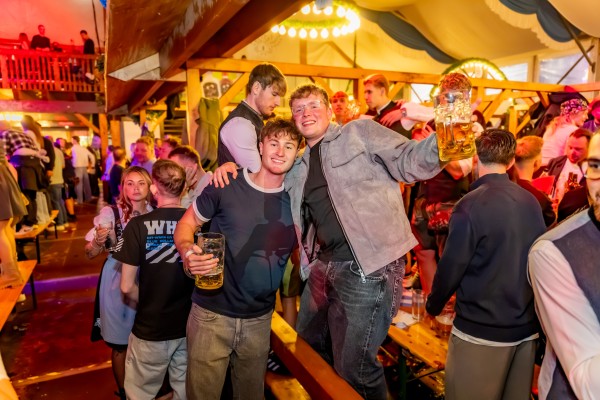 bayernzelt freitag