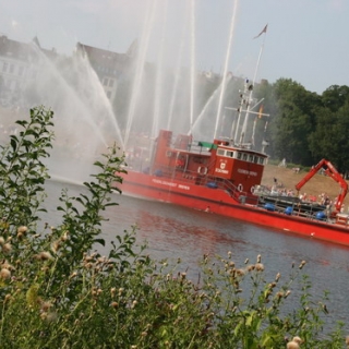 090