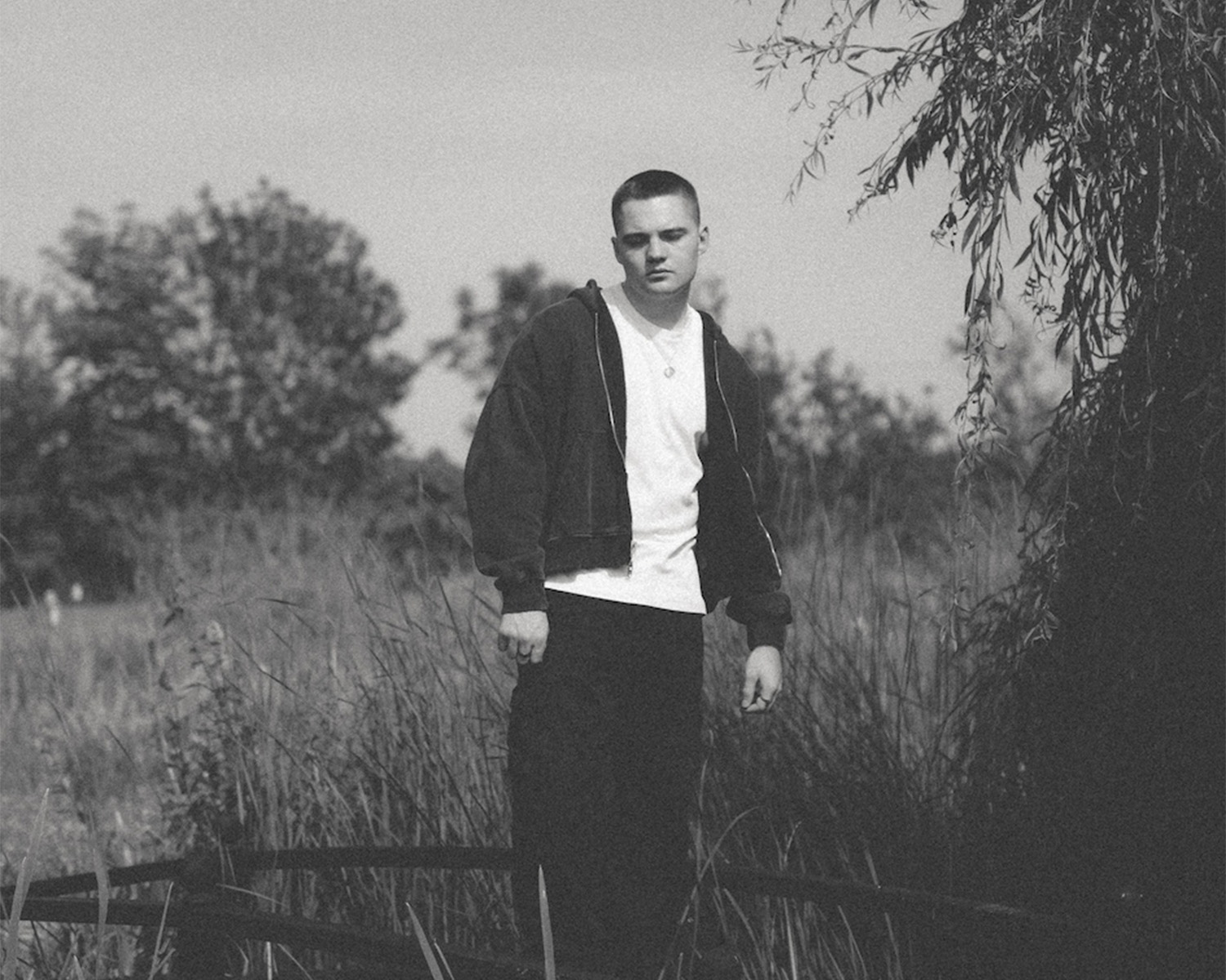 Roman erobert UK-Pop mit authentischem Sound und neuer Single