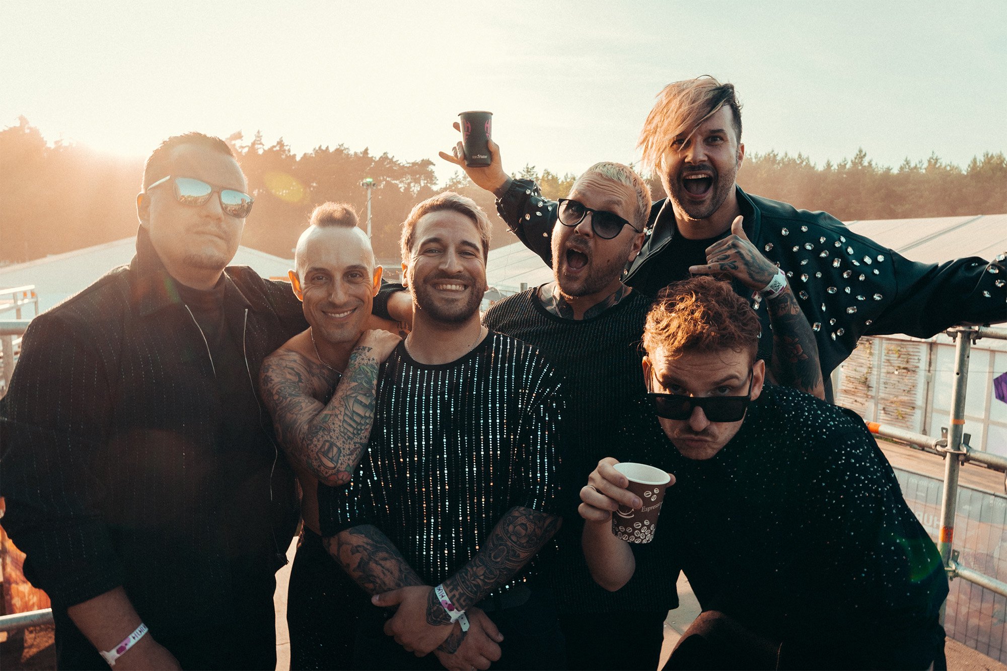 Electric Callboy beleben Still Waiting mit Frank Zummo