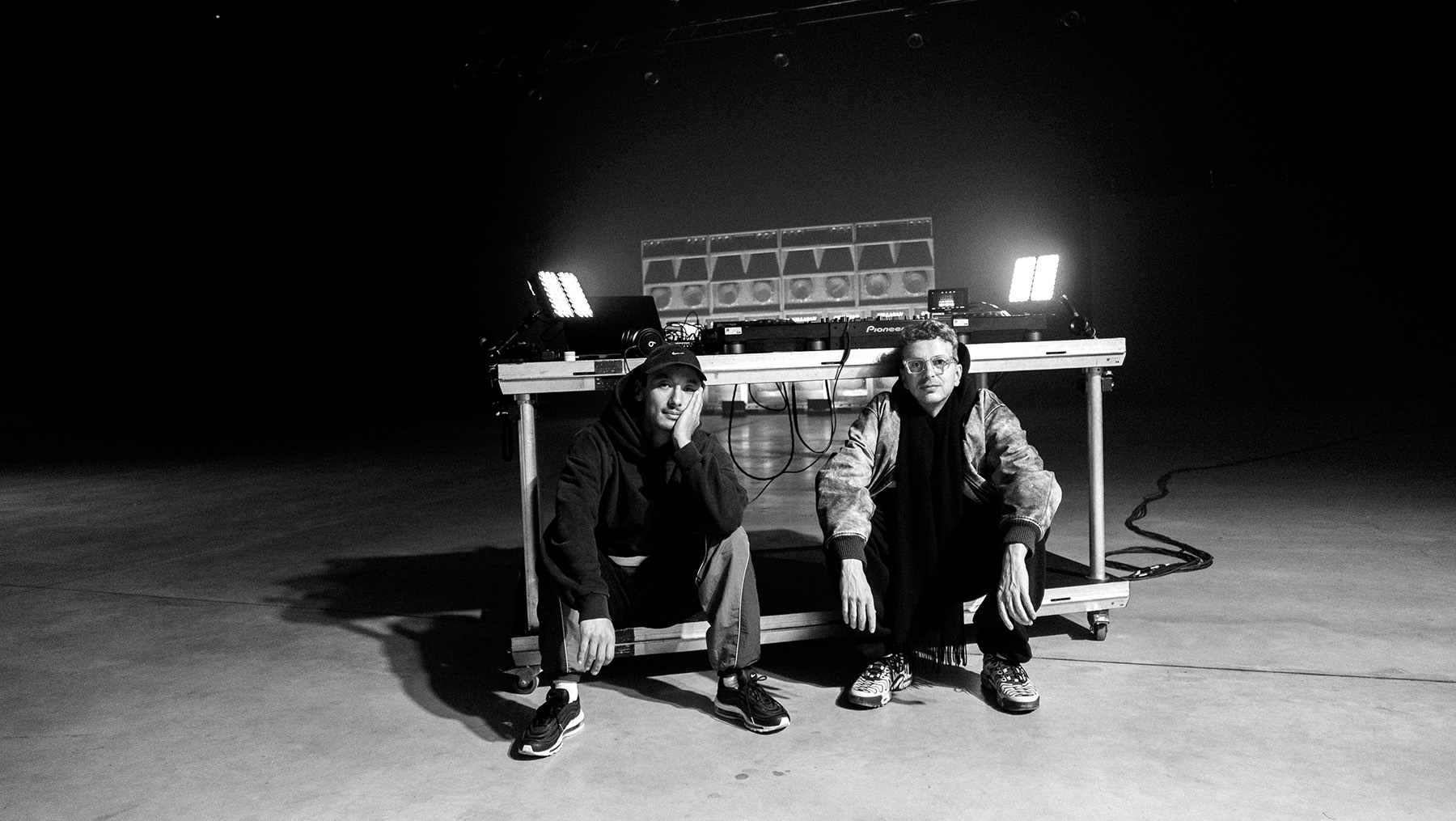 KitschKrieg und Ennio verbinden Minimalismus mit Emotion und Tiefe