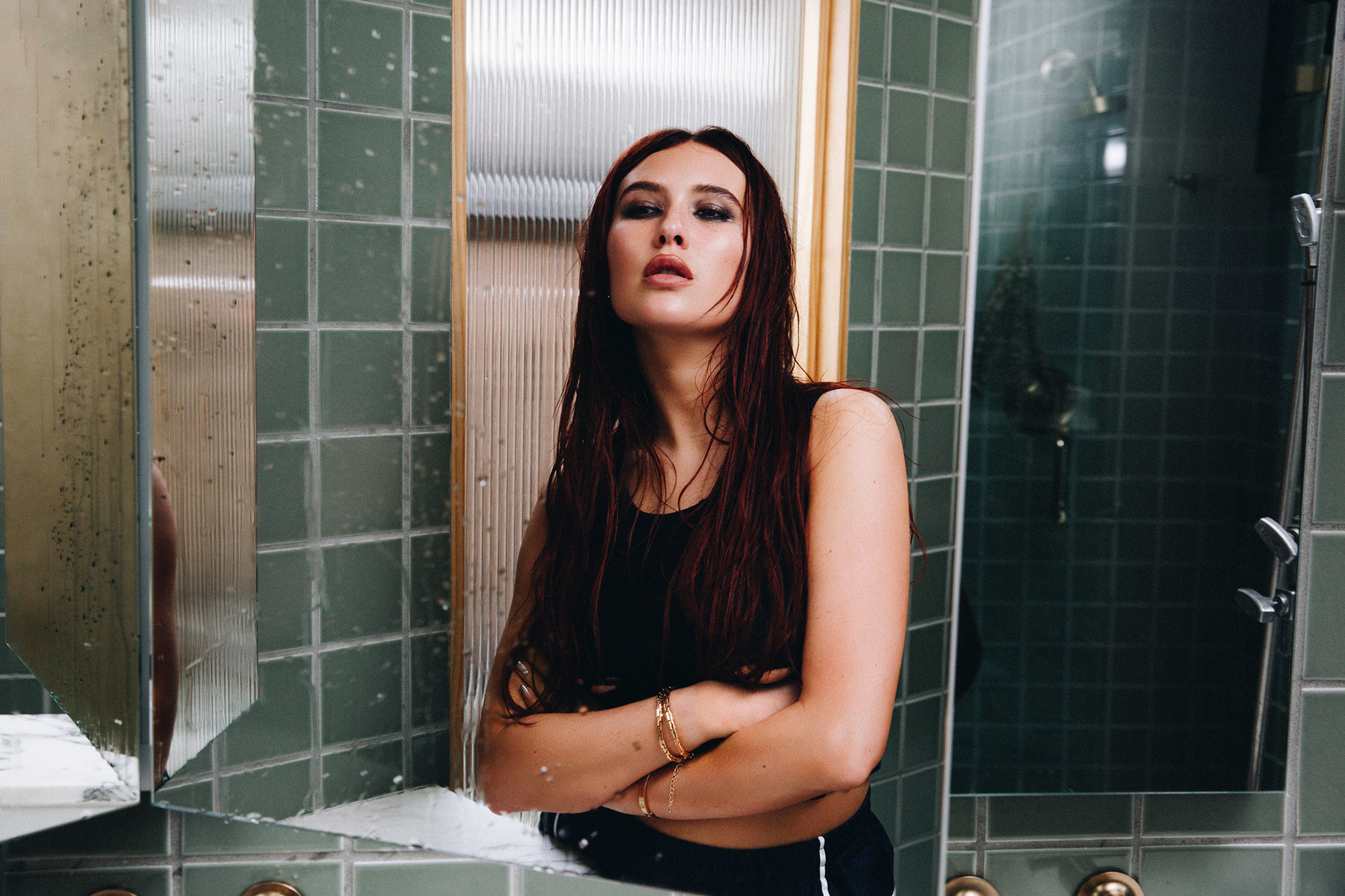Mimi Webb veröffentlicht persönliches, mutiges Popalbum Confessions