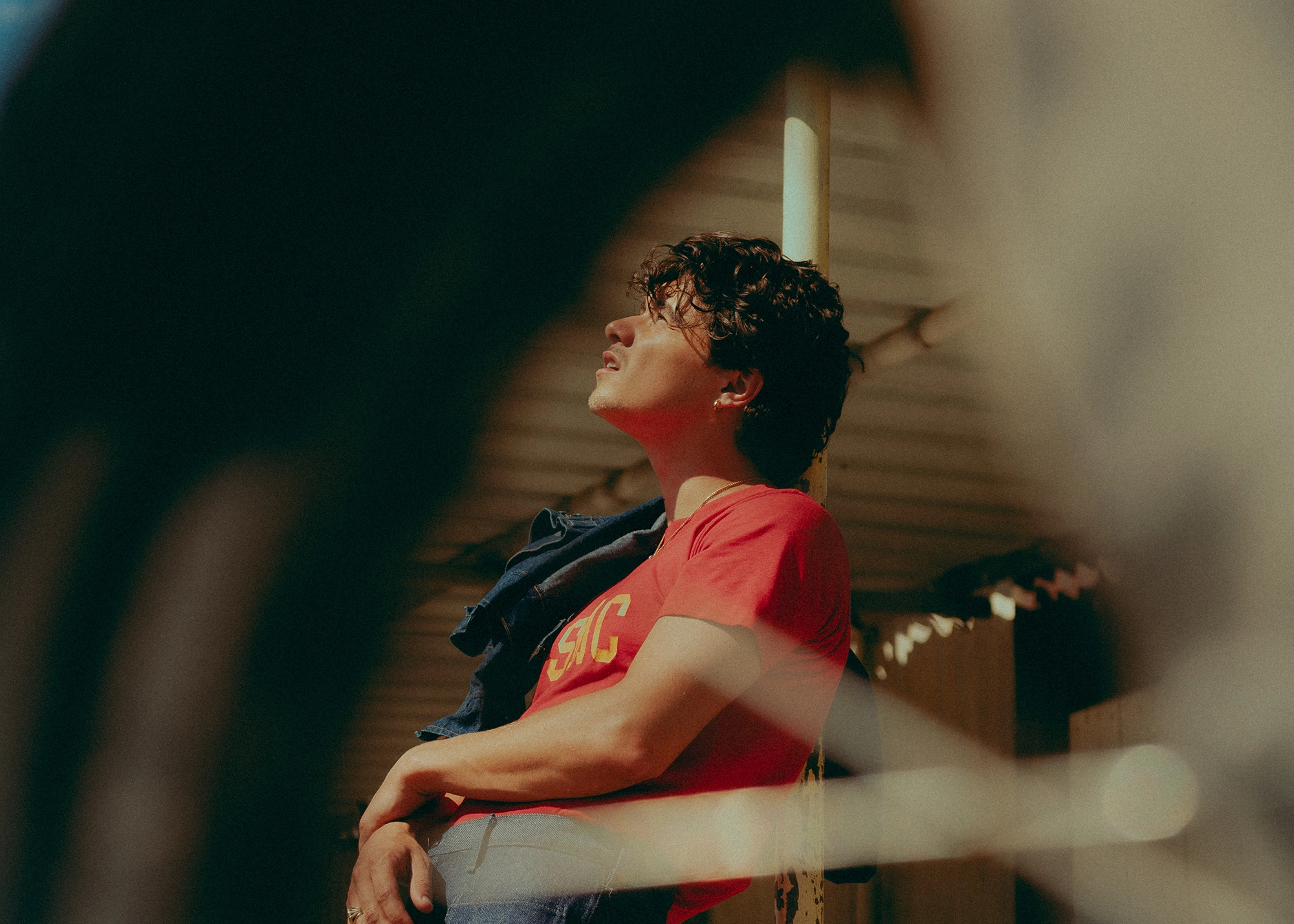 Bradley Simpson veröffentlicht Soloalbum „The Panic Years“ 2024