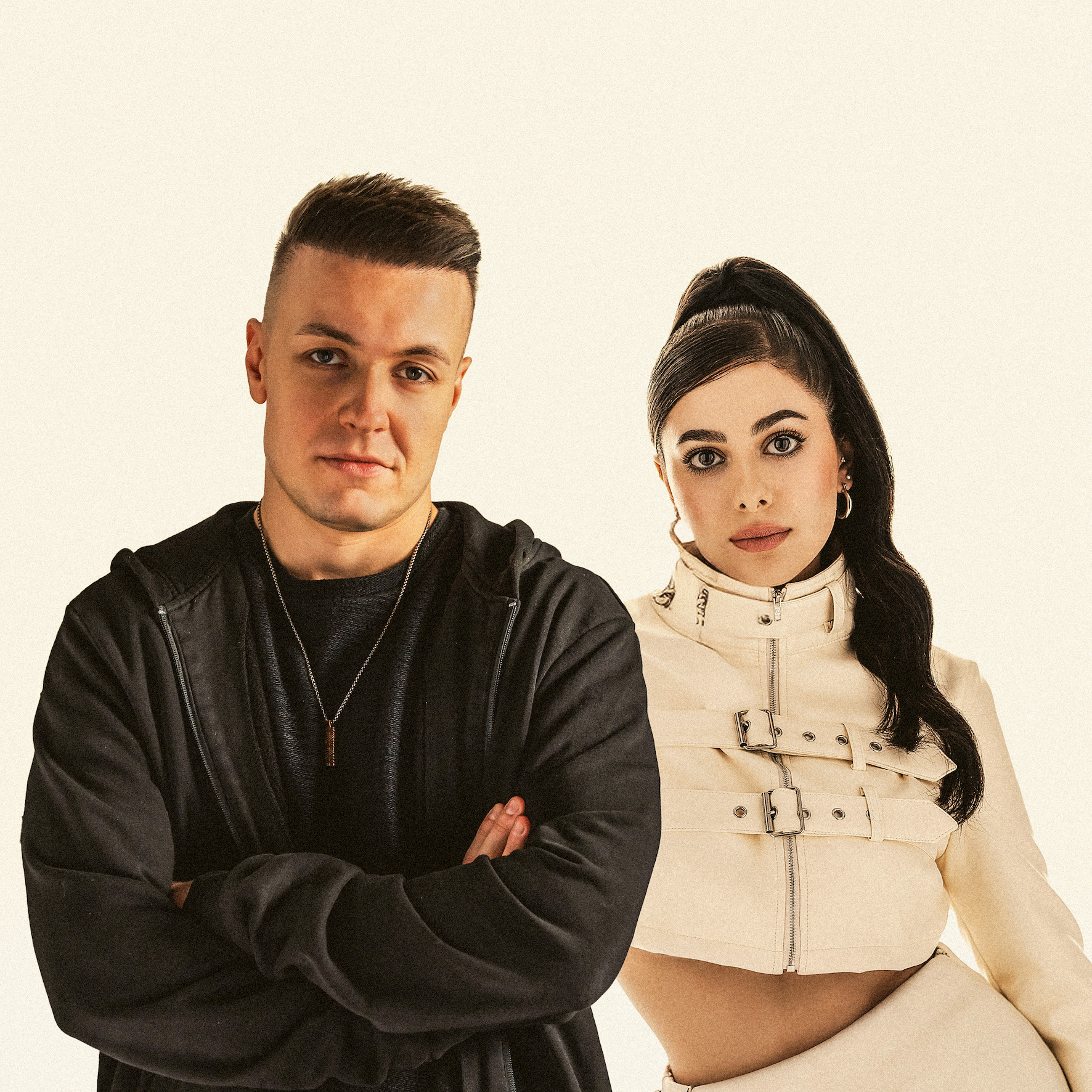 Tiscore und Ayda Rastgoo verwandeln Klassiker neu