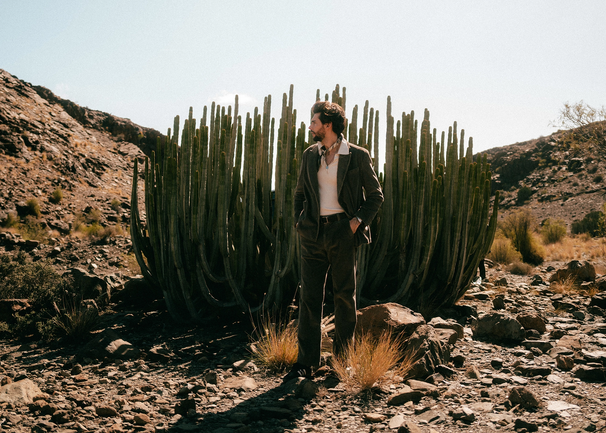 Alvaro Soler präsentiert neuen Song „Con Calma“ voller Lebensfreude