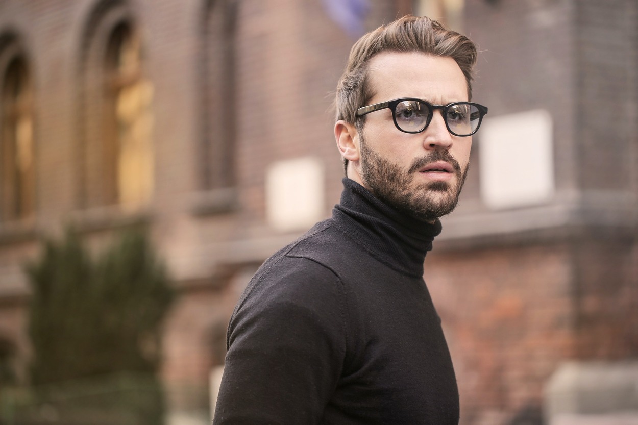 Modische Brillen: Was ist 2025 angesagt?   brille pexels com 6cad2