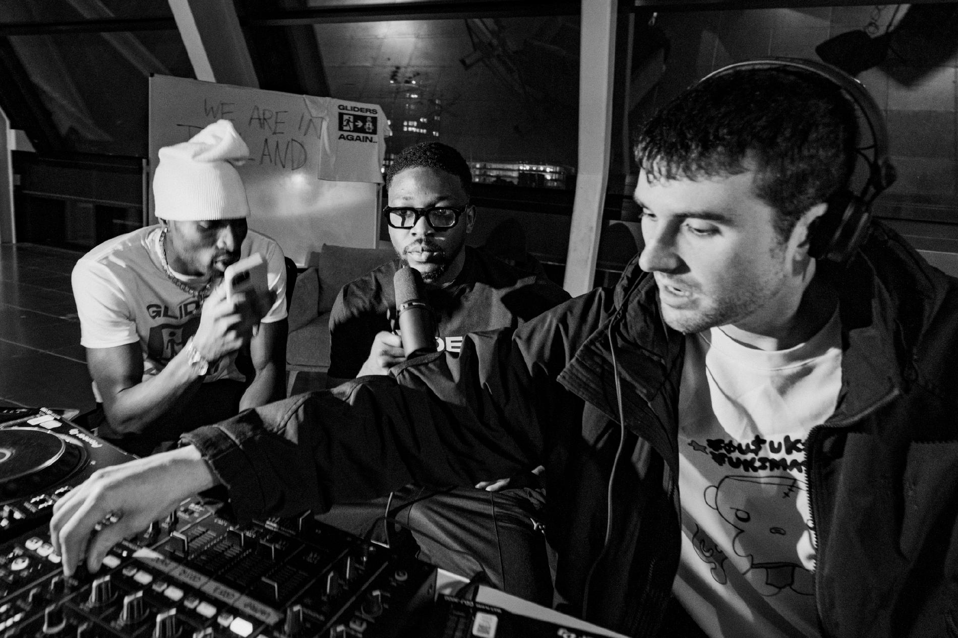 Irischer Rap trifft auf emotionale elektronische Musik