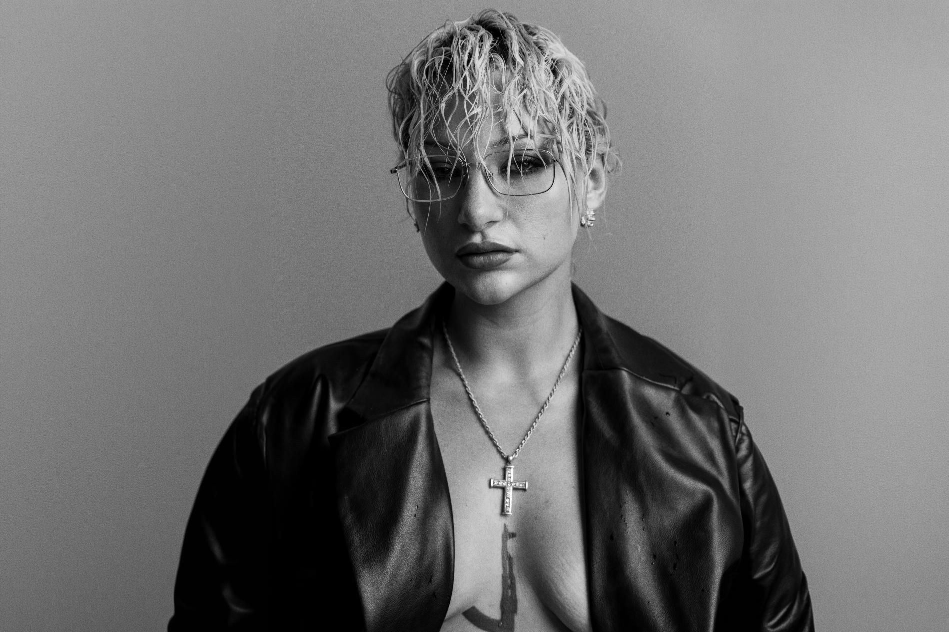 Alice Stark verarbeitet Enttäuschungen und startet musikalisch neu