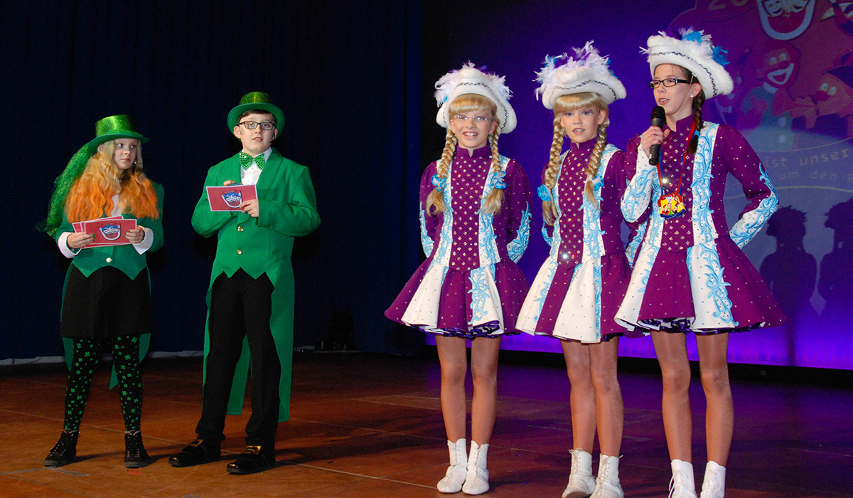 Kindertanz im Festzelt