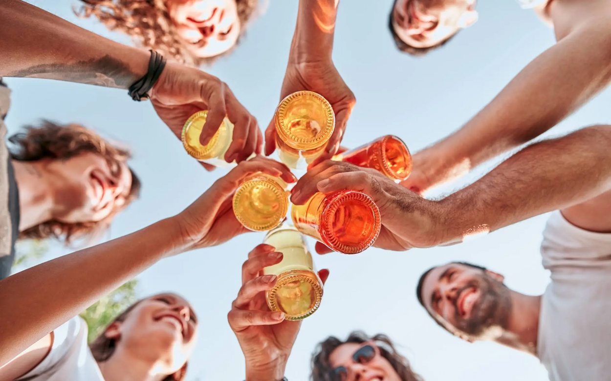 Let's FeierAbend - Deine Einladung ins ROOTS!