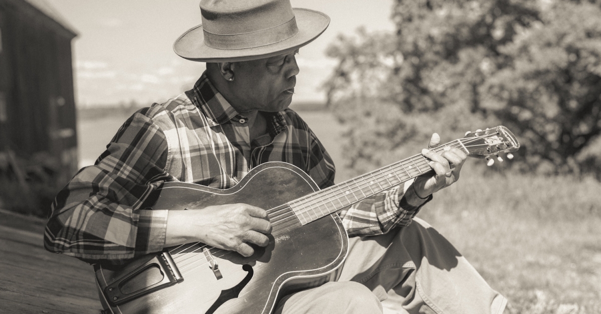 Eric Bibb Solo