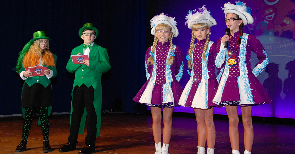 Kindertanz im Festzelt